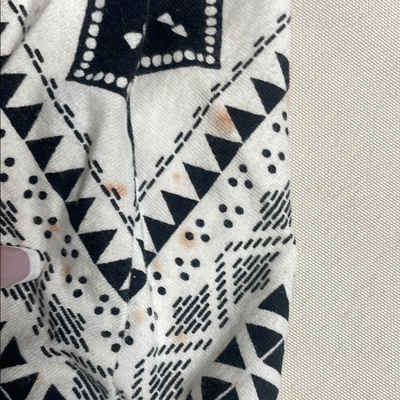 PLACE Geometric Black and White Skirt - Picture 5 of 8